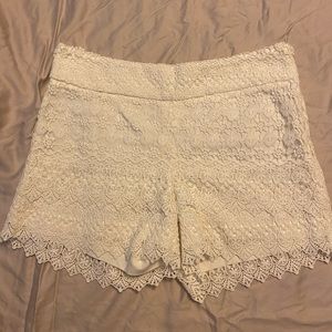 Ann Taylor Loft Riviera Lace Short size 4